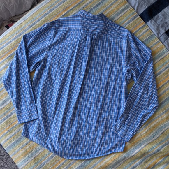 ✨ Izod blue plaid button up size Large - Picture 8 of 10